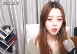 网红女主播吃瓜,一场意外的美食盛宴