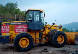 重庆工程机械租赁,助力基础设施建设