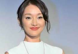 冯幼刚女儿晒与赵丽颖关照两位美女同框让人现时一亮！ ，一醒悟来幼红书“洋抖难民”竞赛白热化老表们为争”嫡庶”打起来了！，202524文娱资讯：杨紫、肖战、丁禹兮、赵丽颖、孟子义、张杰（巨轮智能：股票交
